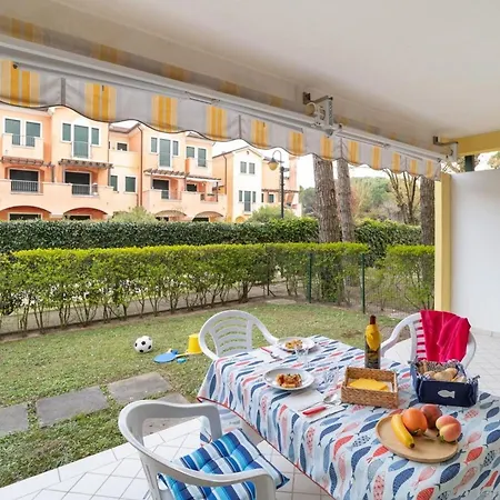Three With Large Terrace 아파트 비비오네